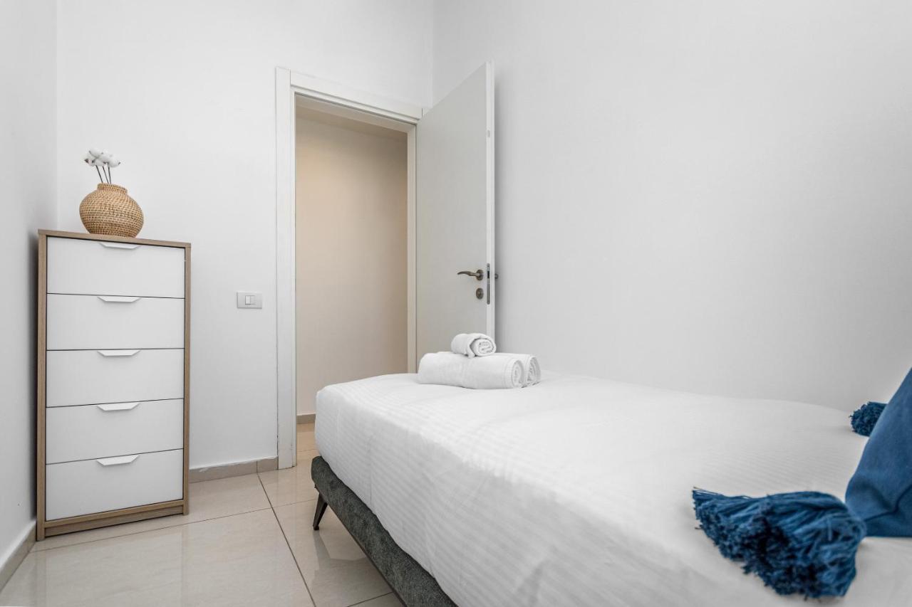Superb 1,5 Bdr W Balcony Close To The Beach Tel Aviv Luaran gambar