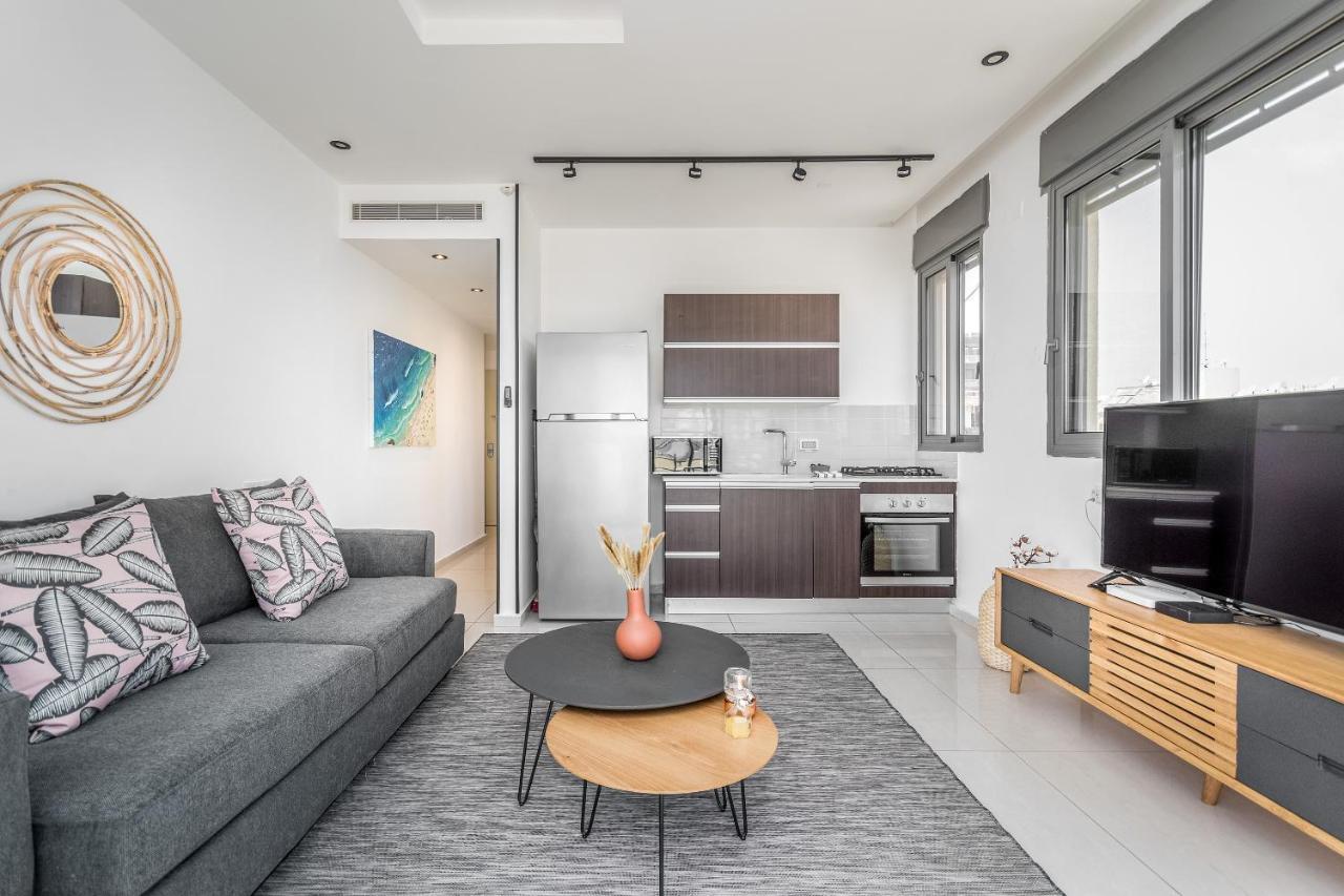 Superb 1,5 Bdr W Balcony Close To The Beach Tel Aviv Luaran gambar
