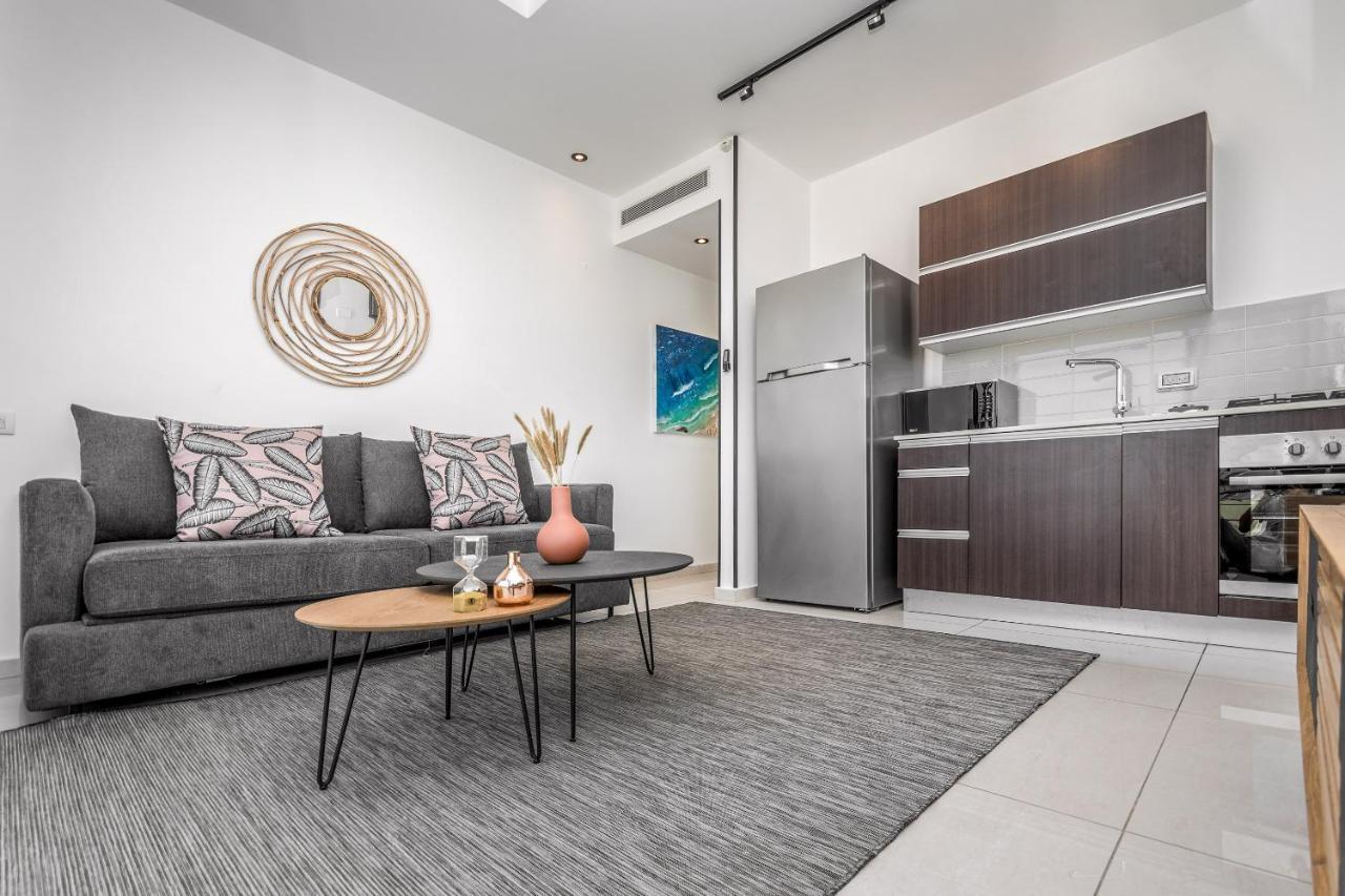 Superb 1,5 Bdr W Balcony Close To The Beach Tel Aviv Luaran gambar