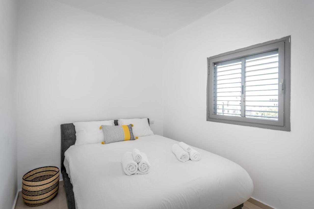 Superb 1,5 Bdr W Balcony Close To The Beach Tel Aviv Luaran gambar